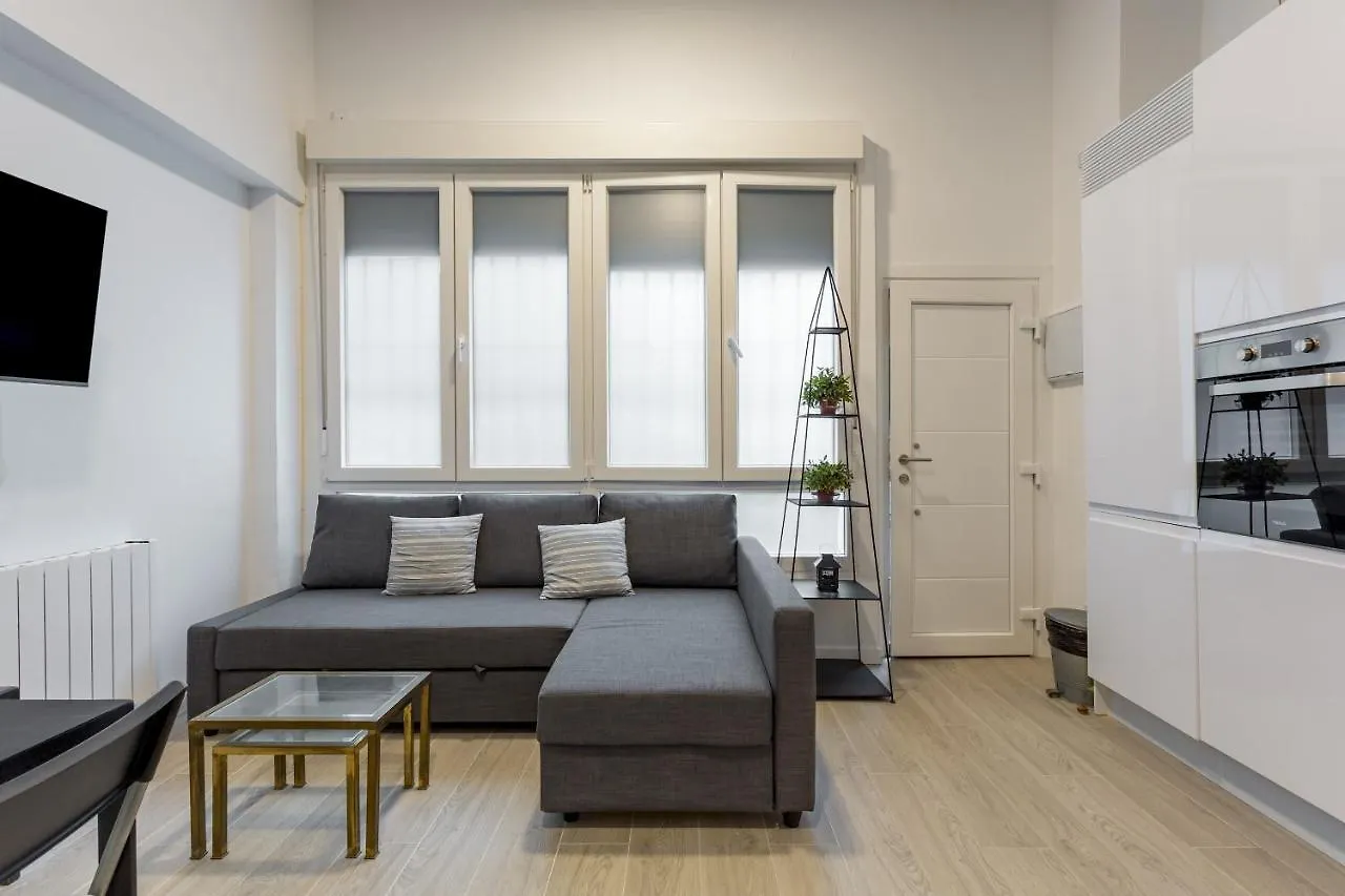 1 Bedroom 1 Bathroom Furnished - Av De America - Studio - Mintystay Madrid 0*,  Spain